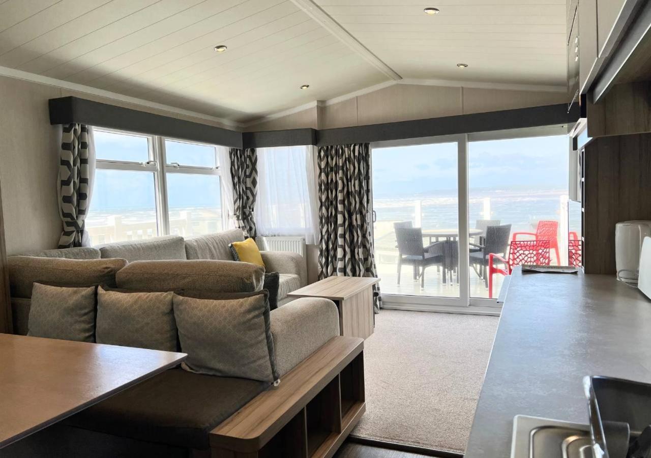 Braddicks Holidays - Sea View Apartments & Caravans Westward Ho!  Exterior photo